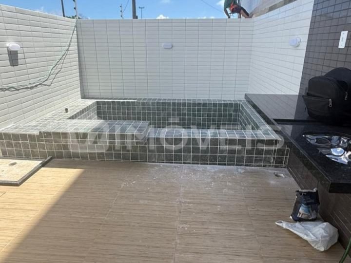 Apartamento térreo em Mangabeira VII com 2 quartos, suíte e piscina